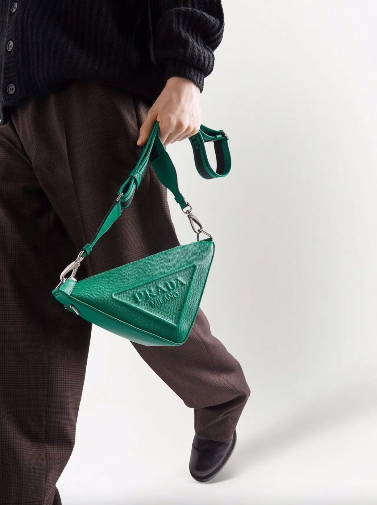 SALFFIANO LEATHER TRIANGLE BAG MEDIUM - GREEN