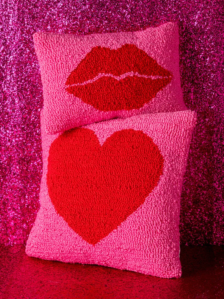 Shiraleah Lips Pillow - Pink